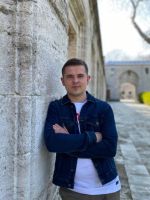 Денис Лещенко